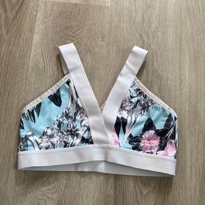 COPY - Nike sports bra, large